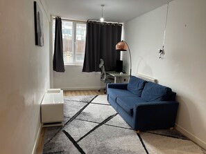 Living area - Central Southsea apartment (Portsmouth)