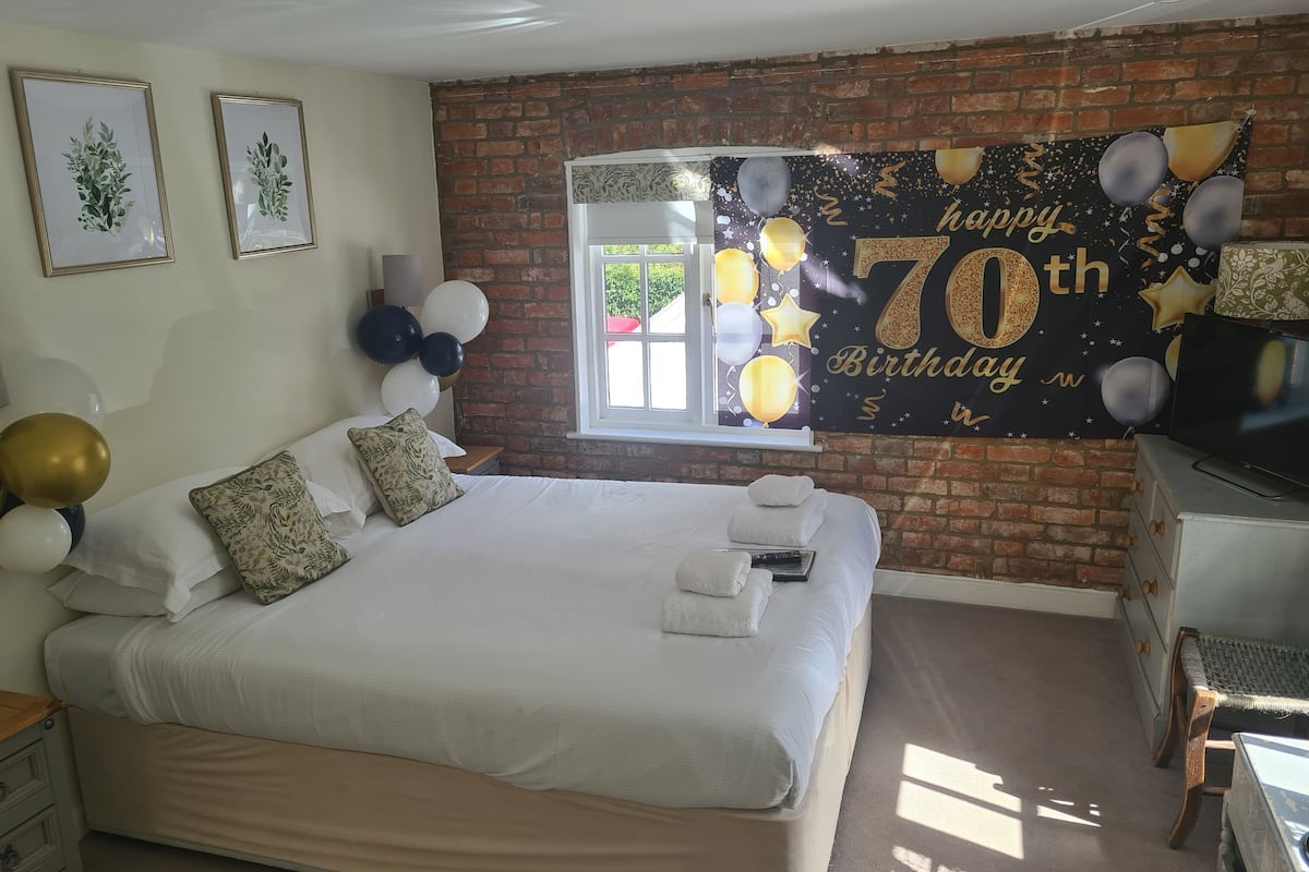 Superior Double or Twin Room | Laptop workspace, iron/ironing board (on request), WiFi (free)