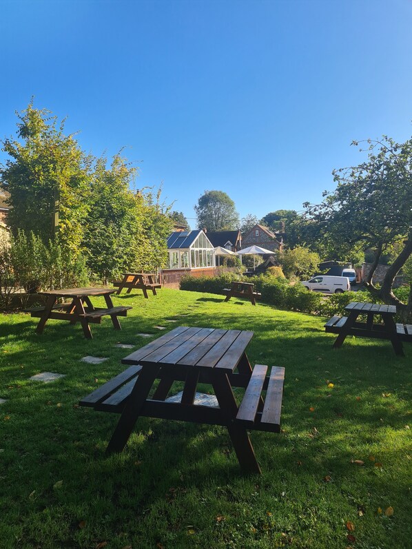 Unclassified image, 1 of 29, button - Watership Down Inn (Whitchurch)
