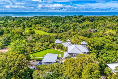 Luxurious 8-BR Private Resort with Pool & Health Club. 5 Minutes from the Beach