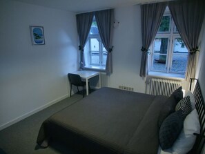 Desk, free WiFi, bed sheets