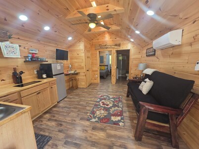 Rustic Retreat at Backwoods Bungalow – Secluded Cabin with Modern Comforts