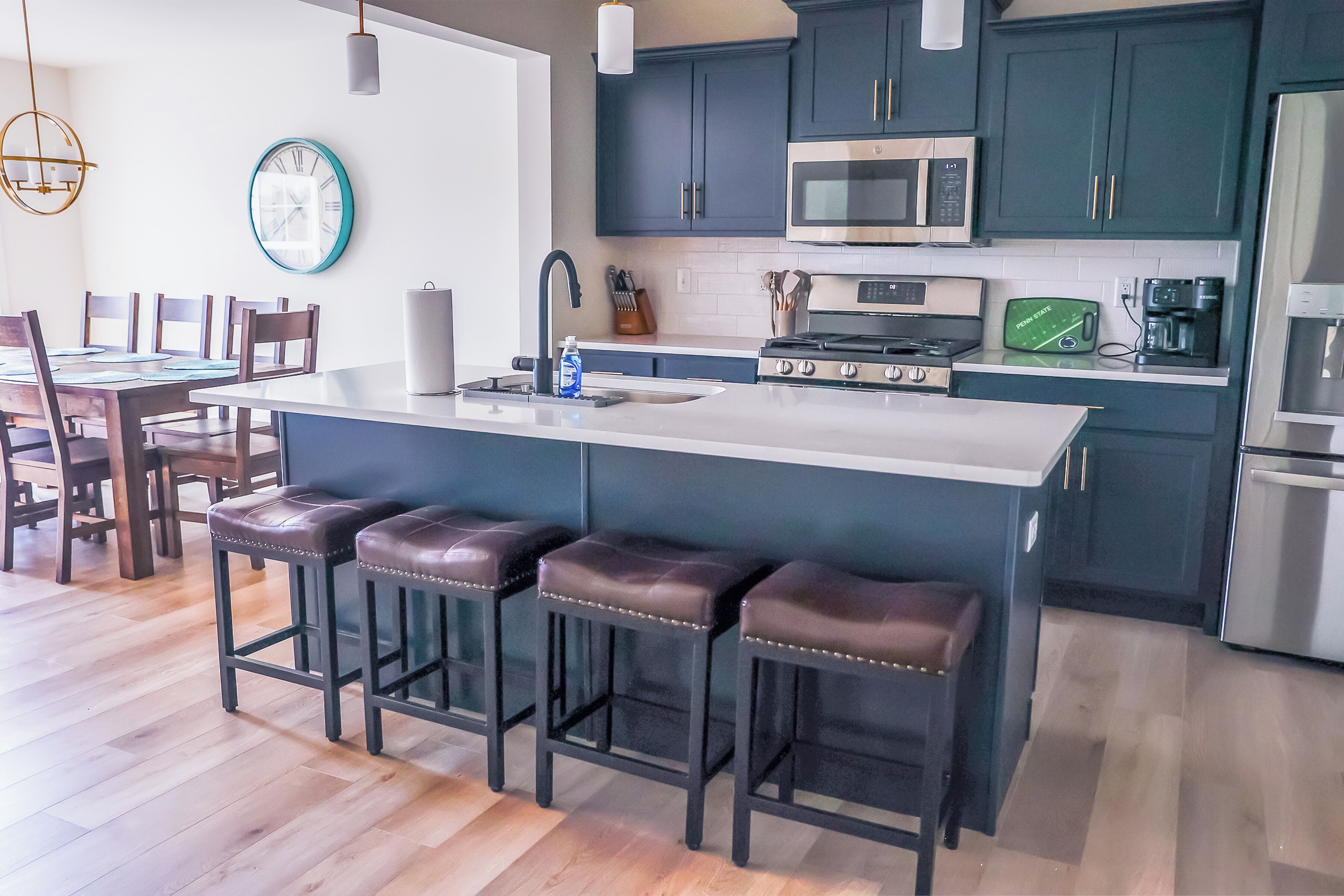 冰箱、微波炉、烤箱、炉灶