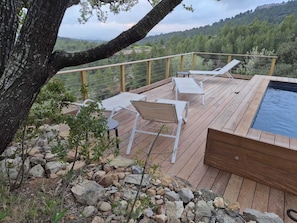 Unclassified image, 5 of 35, button - House with swimming pool at the foot of the Montagne Sainte Victoire (Puyloubier)