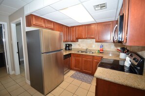 Mikrowelle, Ofen, Herdplatte, Geschirrspüler