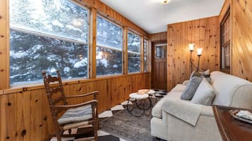 Smart TV, fireplace, foosball, books