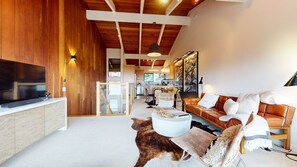 Smart TV, fireplace, DVD player, stereo