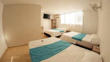 Family Room | Desk, laptop workspace, free WiFi, bed sheets