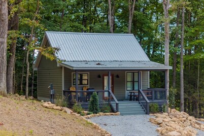 S'mores & More Tiny House - Tracy City