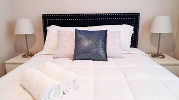 3 bedrooms, iron/ironing board, WiFi, bed sheets