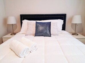 3 bedrooms, iron/ironing board, WiFi, bed sheets