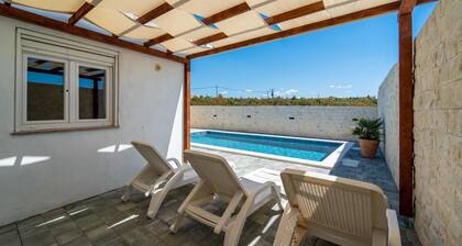 Villa Iva - Three Bedroom Villa, Sleeps 7