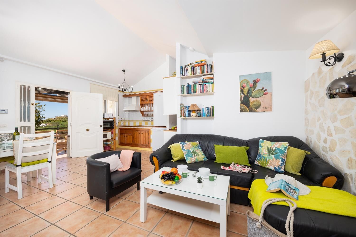 Televisión y chimenea 