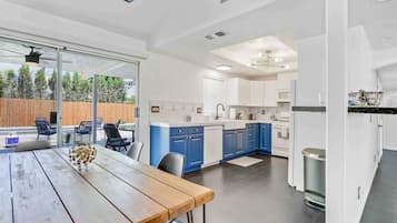 Mikrowelle, Ofen, Herdplatte, Geschirrspüler