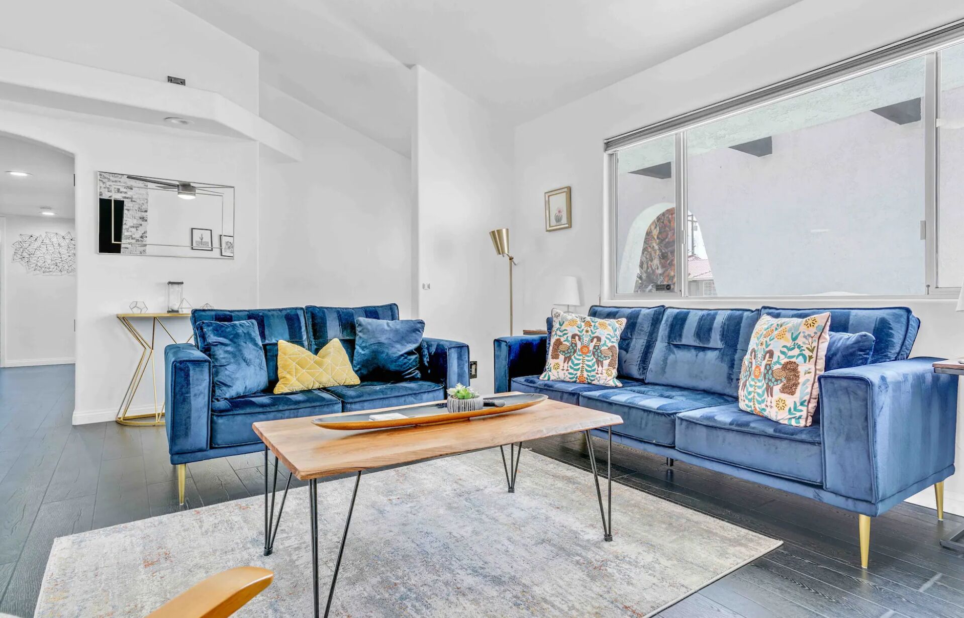 Smart TV, chimenea y tenis de mesa 