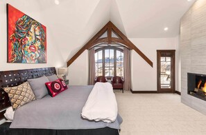 4 bedrooms, in-room safe, desk, iron/ironing board - Courcheval Chalet in Mt Village Core with the best ski access just out the door! (Mountain Village)