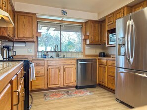 Fridge, microwave, oven, dishwasher