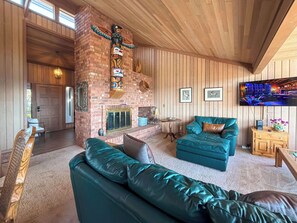 TV, fireplace, offices