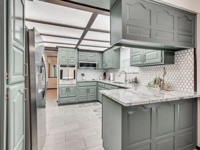 Charming 3-bedroom house in Shawnee with AC and WiFi