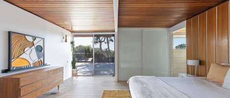 3 Schlafzimmer, Schreibtisch, Bügeleisen/Bügelbrett, Reisekinderbett