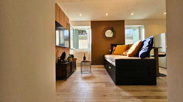 1 bedroom, WiFi, bed sheets