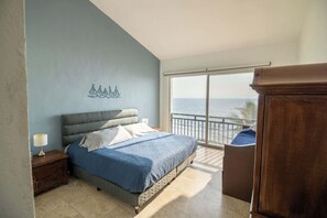 4 bedrooms, iron/ironing board, WiFi, bed sheets - Conchas 502, Nuevo Vallarta Beachfront (Las Jarretaderas)