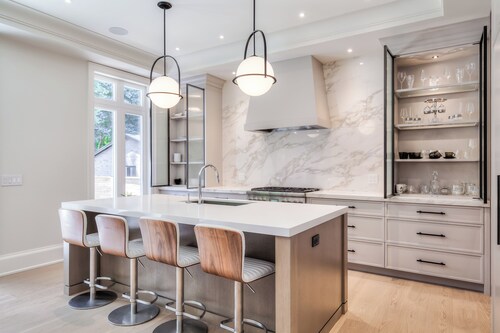 CUSTOM BUILD LUXURY 4 BED + 6 BATH HOUSE