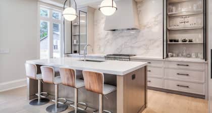 CUSTOM BUILD LUXURY 4 BED + 6 BATH HOUSE