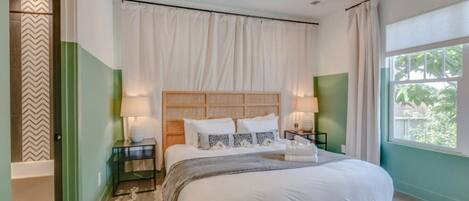 3 bedrooms, desk, iron/ironing board, WiFi