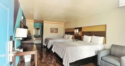 Scottish Inns & Suites Shenandoah Woodlands Mall