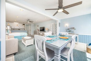 Classic Studio, Beach View | Living area | Books