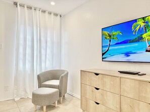 Iron/ironing board, free WiFi - Crystal Cove Beachfront Pool Tennis (St. Thomas)