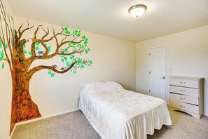 3 habitaciones, escritorio, cuna de viaje y internet 