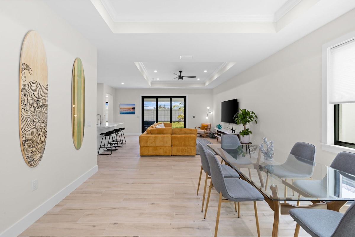 Photo 22 of Colorful brand new 4B/4B retreat near the beach and pickleball courts.