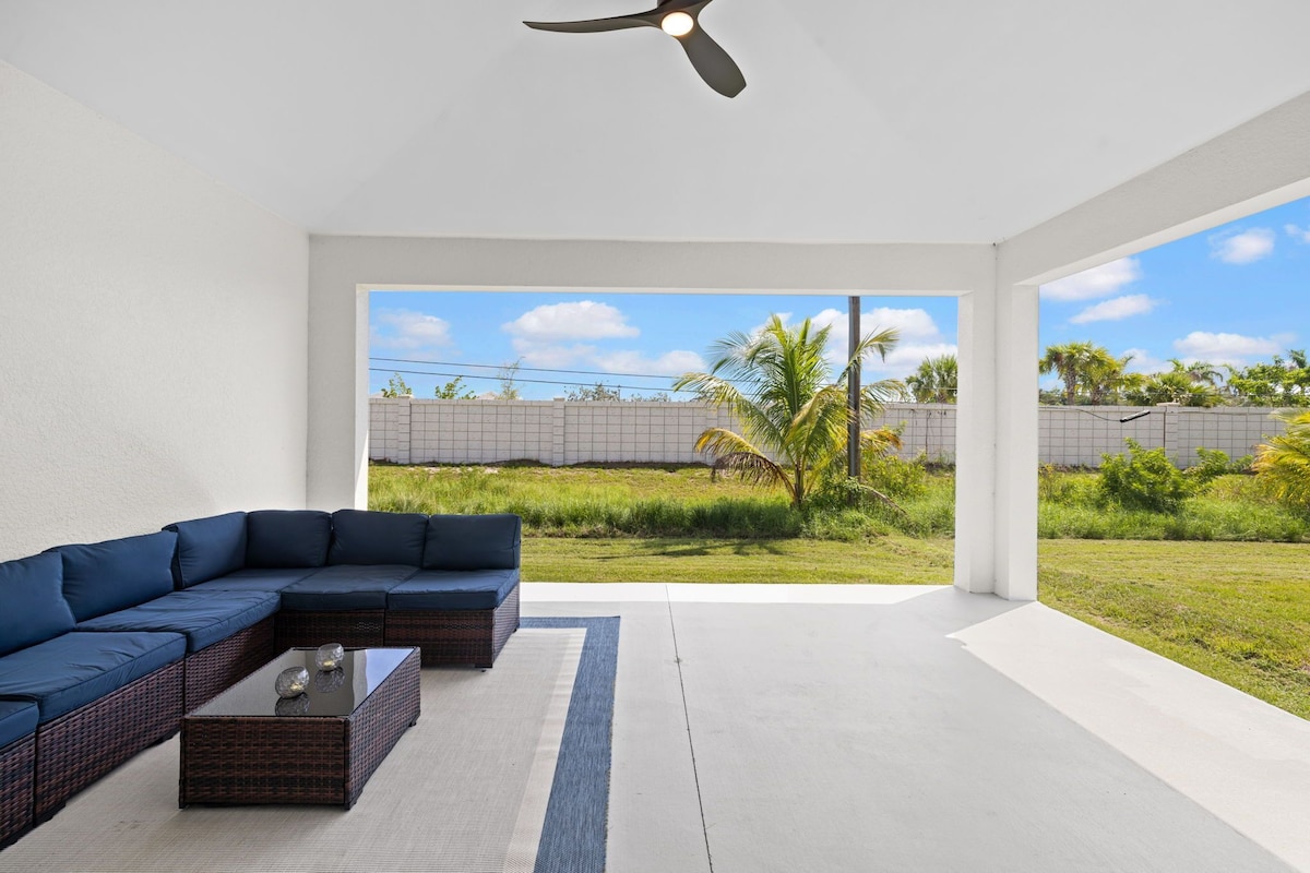 Photo 31 of Colorful brand new 4B/4B retreat near the beach and pickleball courts.