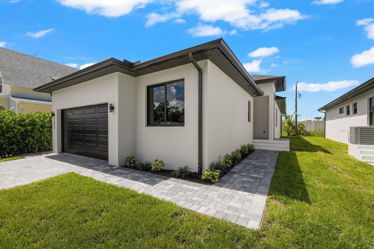 Photo 37 of Colorful brand new 4B/4B retreat near the beach and pickleball courts.
