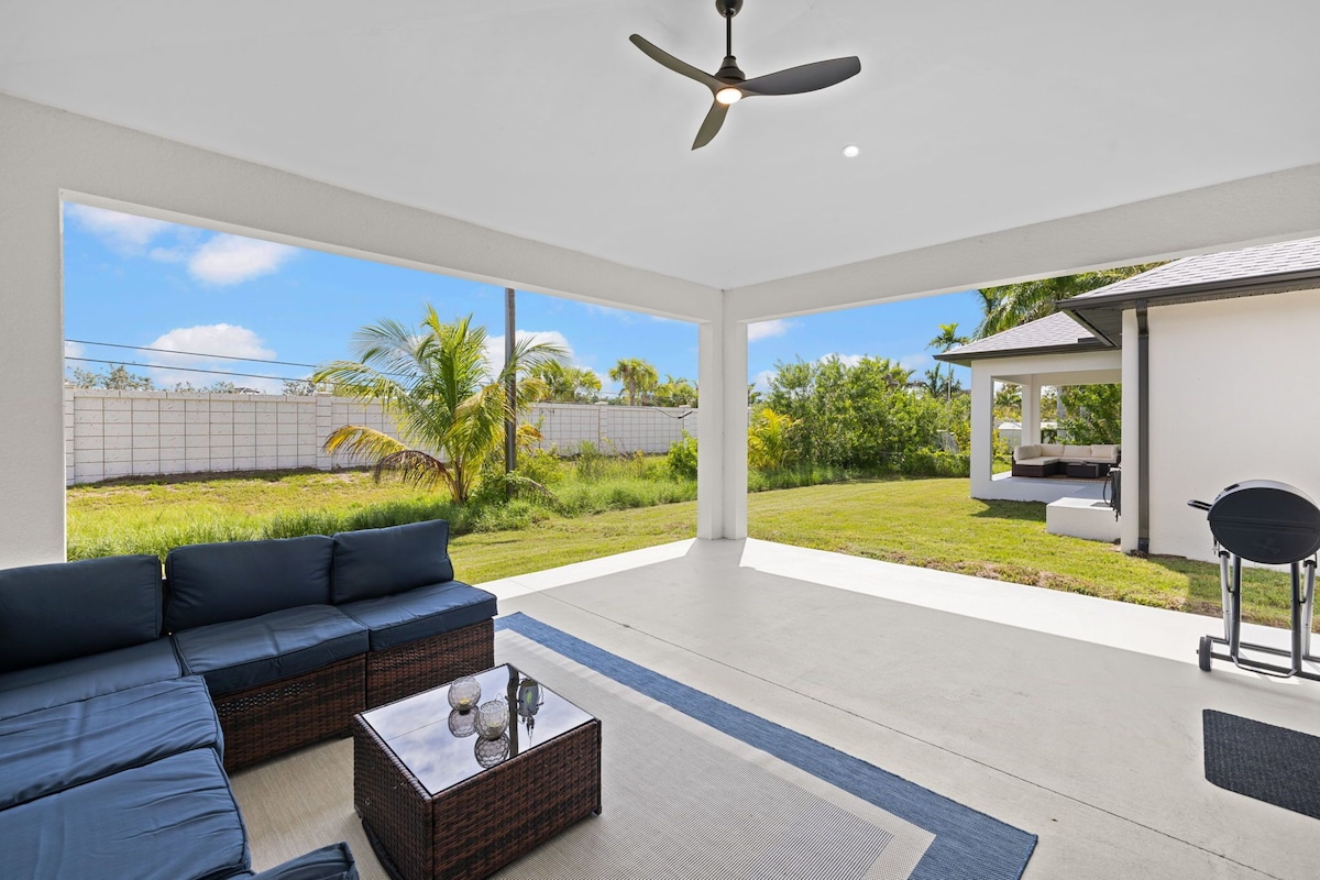 Photo 30 of Colorful brand new 4B/4B retreat near the beach and pickleball courts.
