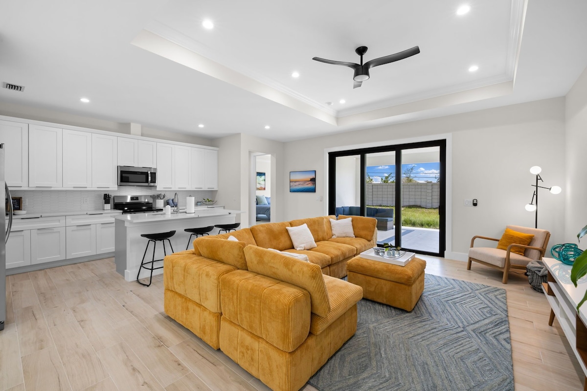 Photo 24 of Colorful brand new 4B/4B retreat near the beach and pickleball courts.