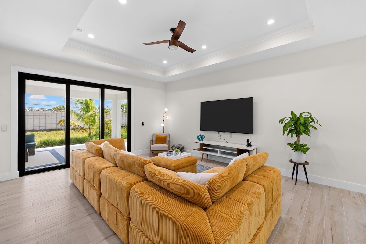 Photo 23 of Colorful brand new 4B/4B retreat near the beach and pickleball courts.