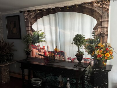 Charming 2-bedroom house in delightful Toms River with fitness room, WiFi