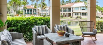 Upscale villa in gated community beach access Yari