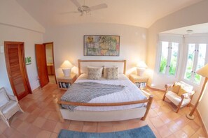 3 chambres, fer et planche à repasser, lit parapluie, Wi-Fi