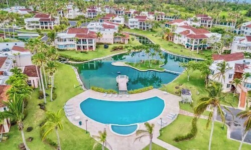 Villa Iris – 2-Story Ocean View Villa w/ Pool Access & Generator