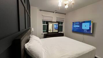 4 chambres, bureau, fer et planche Ă repasser, lit parapluie