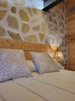 4 Schlafzimmer, Reisekinderbett, WLAN, Bettwäsche