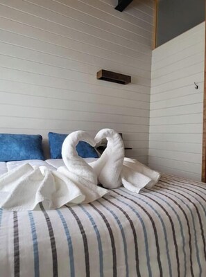 4 chambres, lit parapluie, Wi-Fi, draps fournis