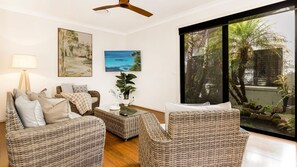 TV, books - The Atrium by Experience Jervis Bay (Saint Georges Basin)