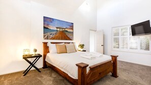 4 bedrooms, iron/ironing board, travel cot, free WiFi - The Atrium by Experience Jervis Bay (Saint Georges Basin)