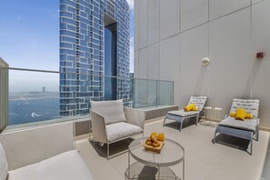Property grounds - Opulent 4BR Penthouse W/ Marina & Dubai Eye View (Dubai)