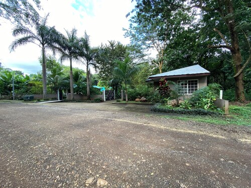 Charming 1-bedroom apartment with AC, WiFi in lovely Rio Seco, Santa Cruz. 
